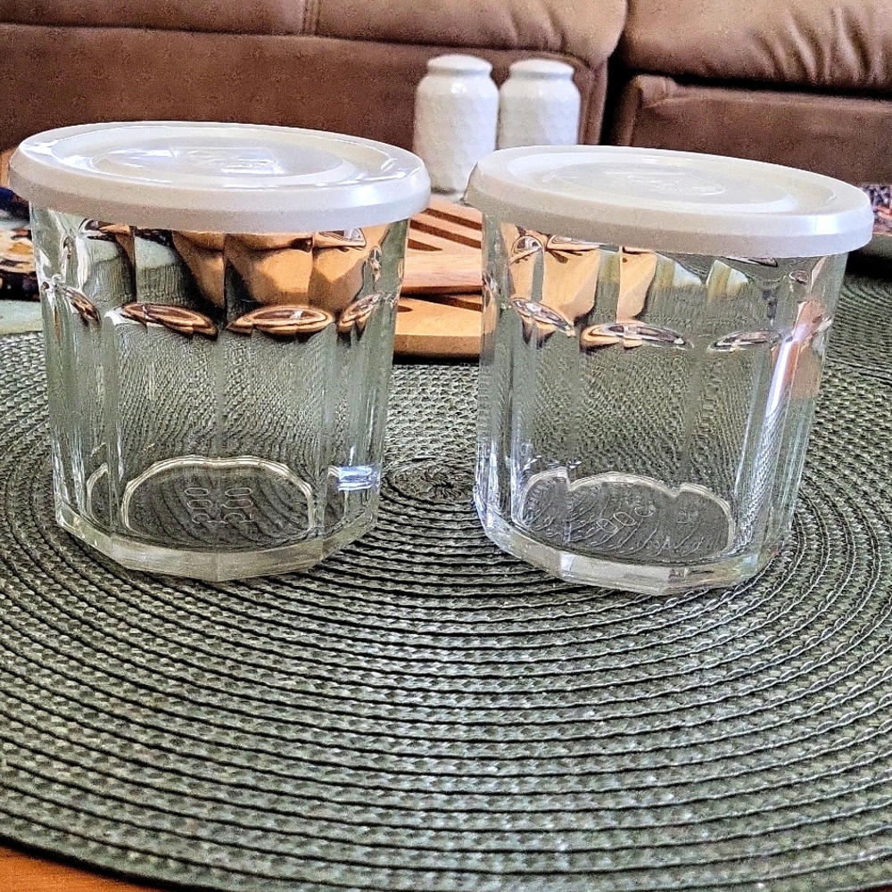 Pampered Chef glass storage with lids (set of 2)